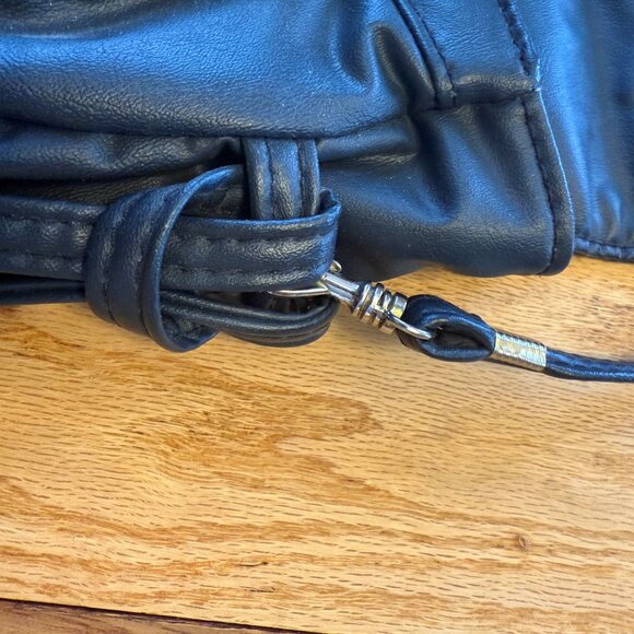 blue vinyl shoulder purse - Picture 2 of 3